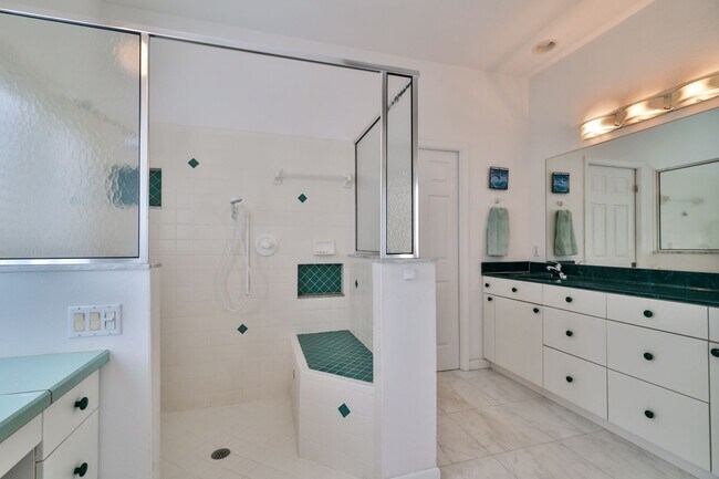 Building Photo - Sunrises with the Dolphins! Large Spacious...
