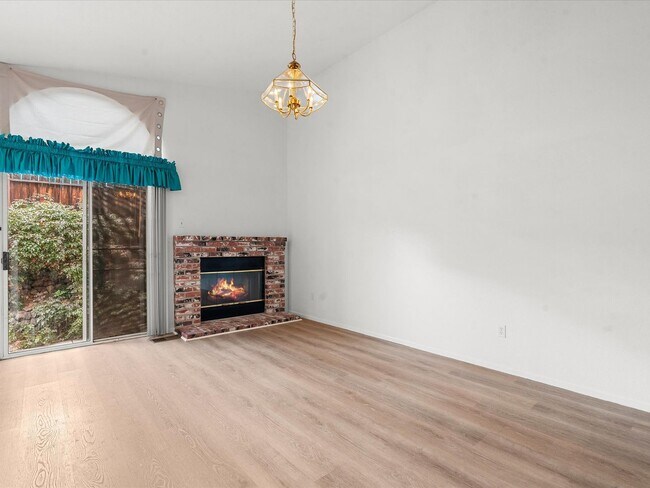 Building Photo - 6165 Greenbrook Dr