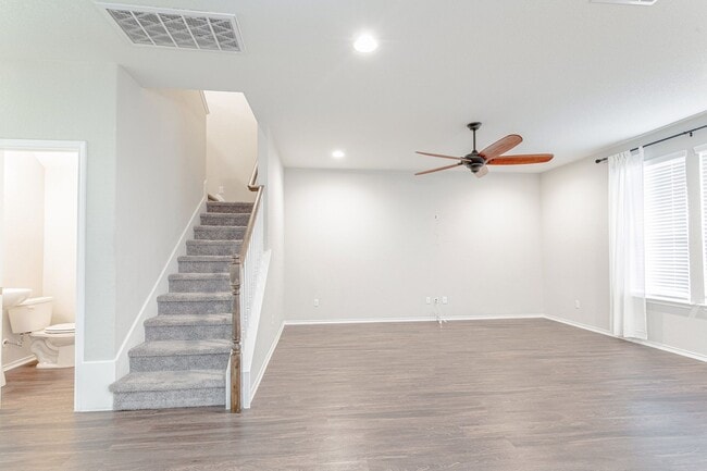 Building Photo - 632 Reinhardt Blvd