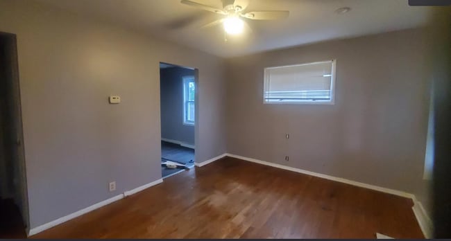 Building Photo - Charming 2-Bed Flint Home with In-Unit Laundry & Pet-Friendly Perks for $1300/mo!