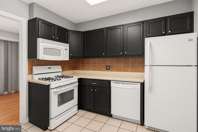 Building Photo - 1404 Woodhollow Dr