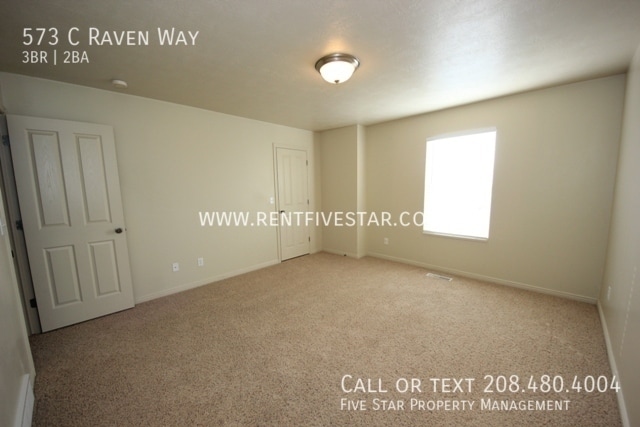 Building Photo - 573 Raven Way