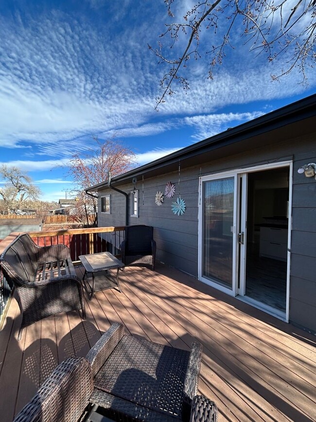 Building Photo - Stunning 4 BR/2 BA Morrison Home!!