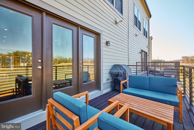 Building Photo - 20055 Old Line Terrace