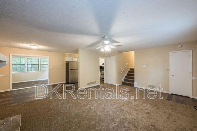 Building Photo - 3038 Courtney Dr