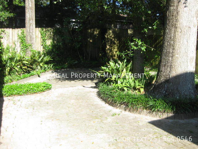 Building Photo - 959 Dickenson Ave