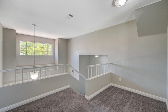 Building Photo - One-of-A-Kind 2 Story, 3 Bedroom with 3 Full Baths Home in the Heart of Summerlin!