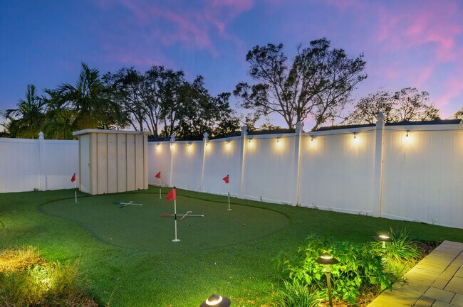 Building Photo - 9414 Laura Anne Dr