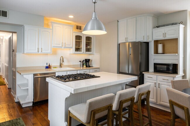 Building Photo - 424 Liberty Hl