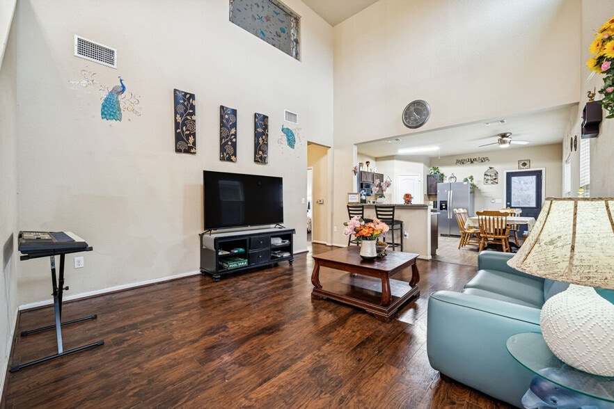 Building Photo - 3204 Ortman Dr