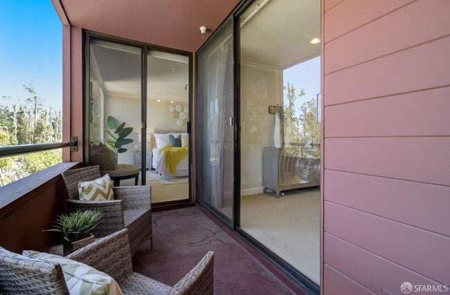 Building Photo - 1210 Bellevue Ave