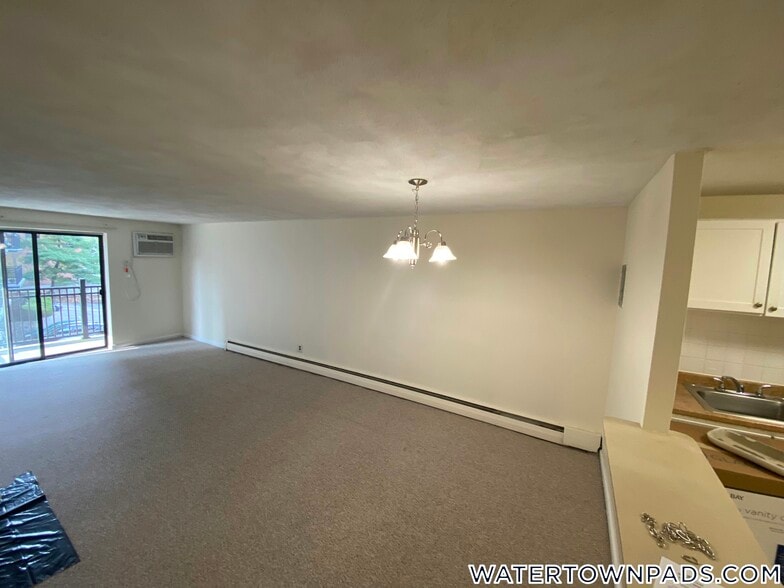 Building Photo - 16 Whites Ave