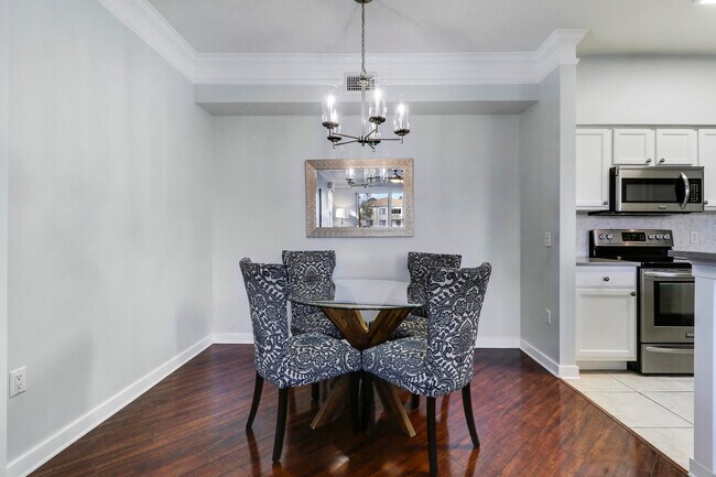 Building Photo - 9212 Myrtlewood Cir W