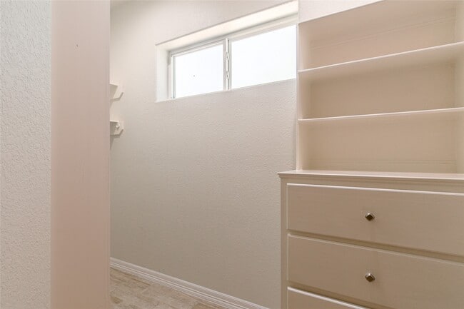 Building Photo - 12446 Willis Waukegan Rd