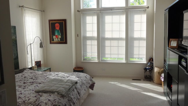 Building Photo - 2344 Glen Eagles Ln