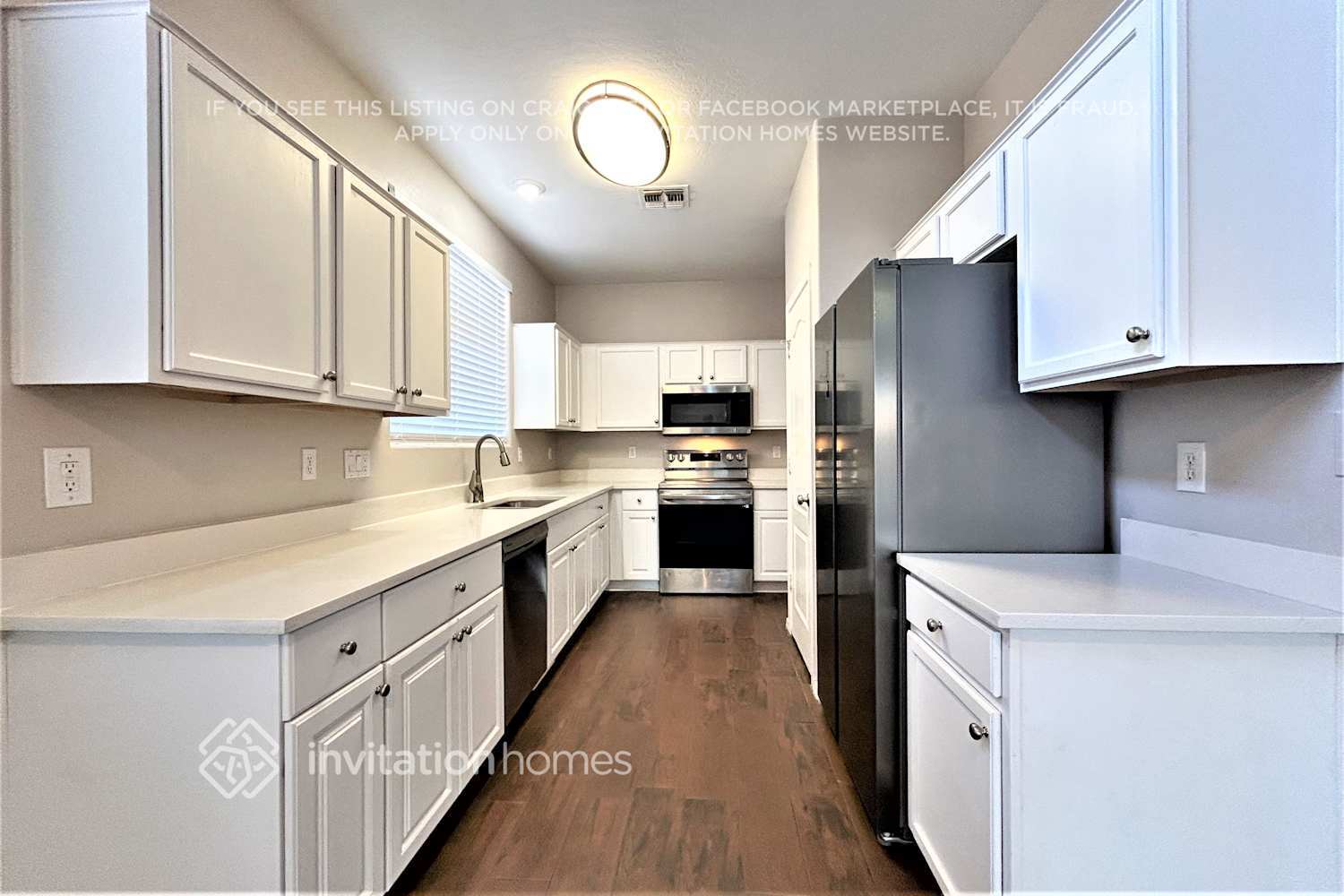 Building Photo - 2125 S 114th Ln