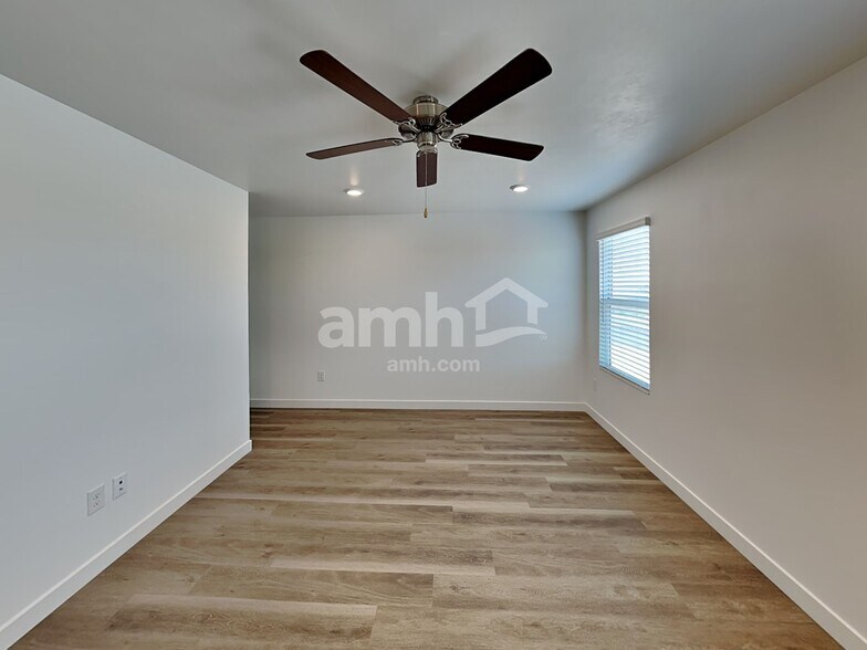 Building Photo - 6521 E Paseo Alga