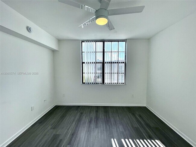Building Photo - 1919 Van Buren St