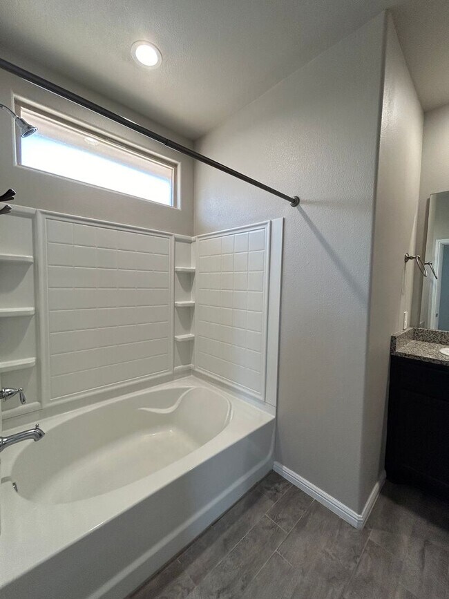 Building Photo - Beautiful Home in Desert Ridge For Lease