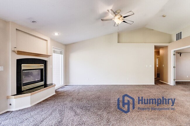 Building Photo - Charming home minutes from Settler's Park