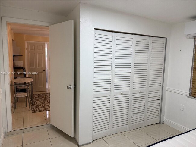 Building Photo - 2021 Wilmington St