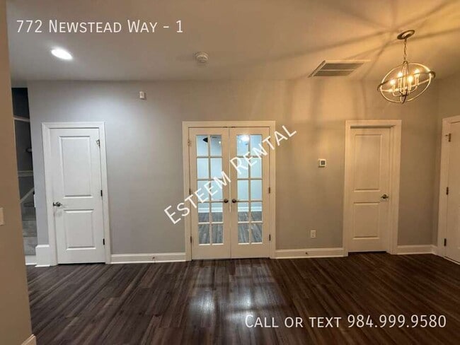 Building Photo - 772 Newstead Way