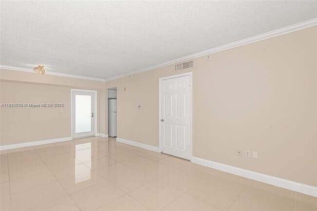 Building Photo - 7800 Collins Ave