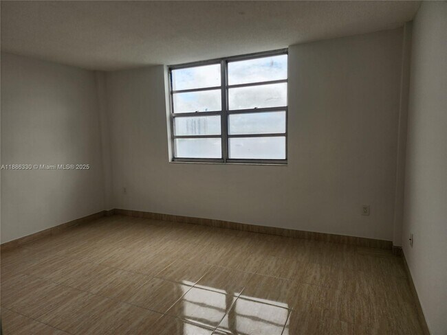 Building Photo - 2841 NE 163rd St