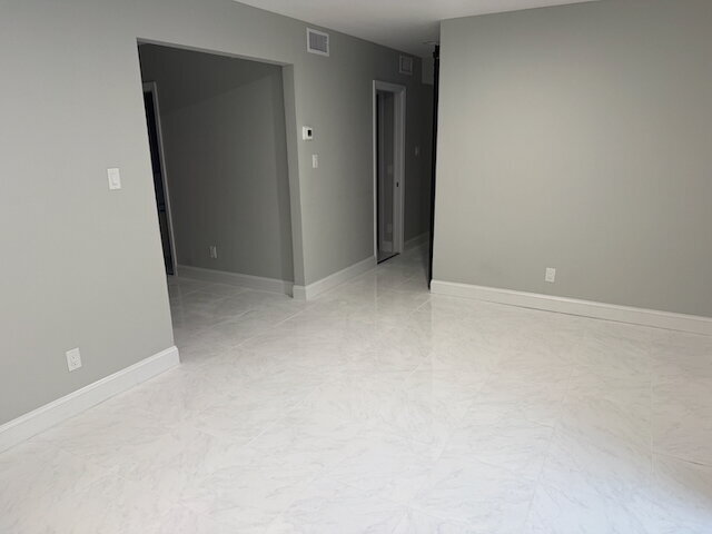 Building Photo - Remodeled Pool Home Located in the Very De...