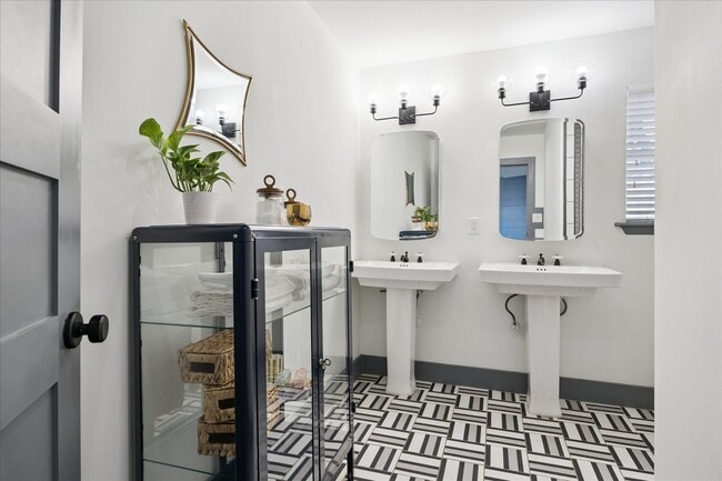 Building Photo - 11531 Gaymoor Dr