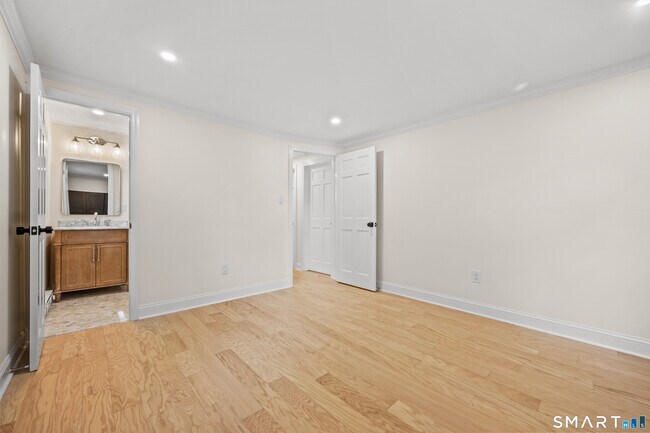 Building Photo - 22 Carrona Dr