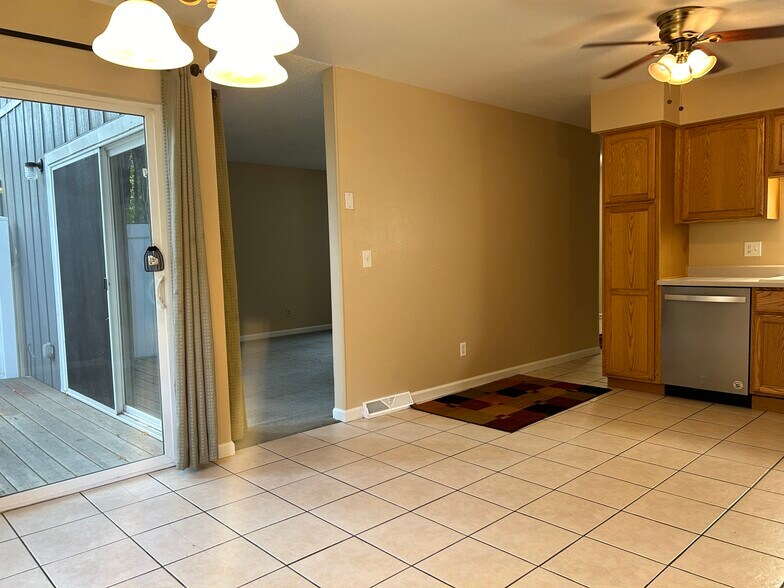 Building Photo - 2863 S Xanadu Way