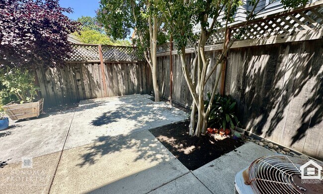 Building Photo - Light-Filled 3BD/2BA Home in Desirable Fry...