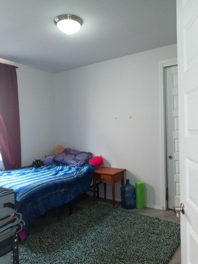 Building Photo - FOUR BEDROOM-SINGLE STORY-RIO RANCHO