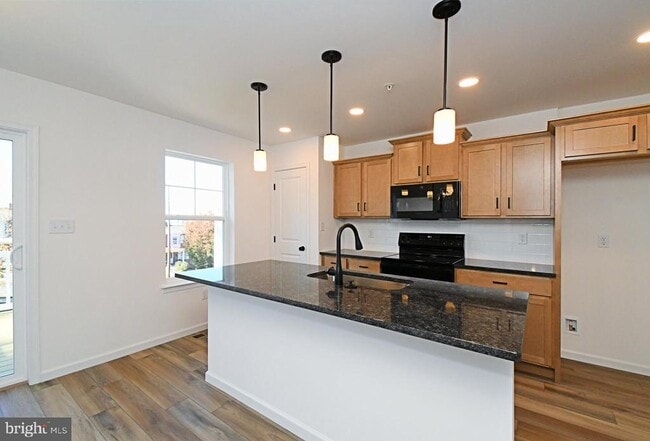 Building Photo - 114 Kuechler Ct