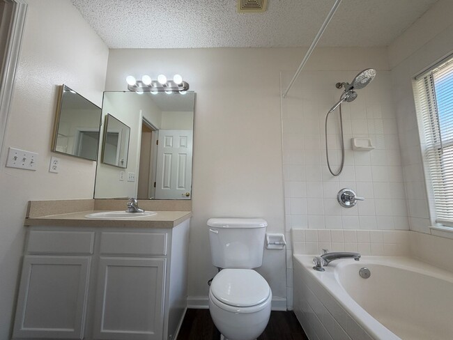Building Photo - $1495.00 - Duplex Palm Coast - Freshly updated