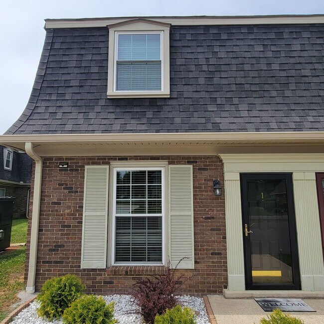 Building Photo - 2/1.5- Furnished- Short Term Available- Cookeville