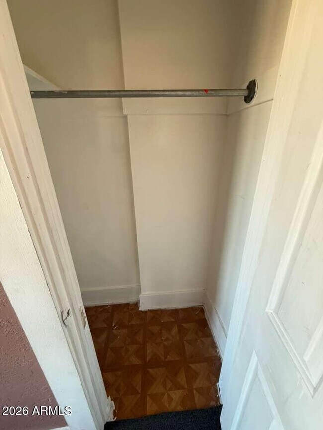 Building Photo - 1165 E 10th St