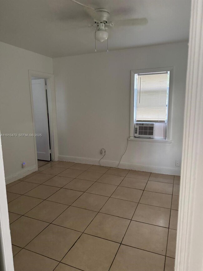 Building Photo - 1820 Funston St