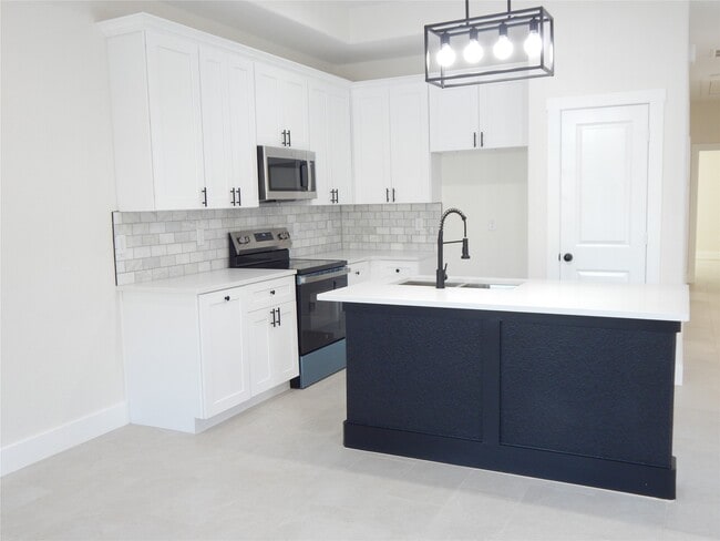 Building Photo - 16963 W Juneau St