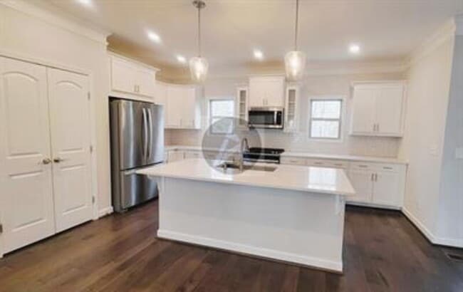 Building Photo - 2892 Boone Dr