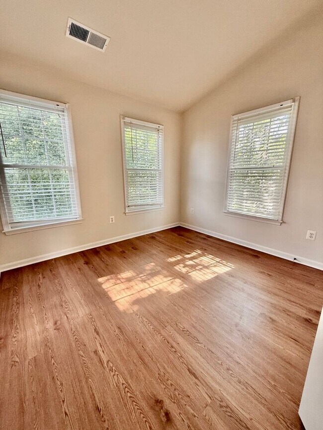 Building Photo - 6130 Stonehenge Pl