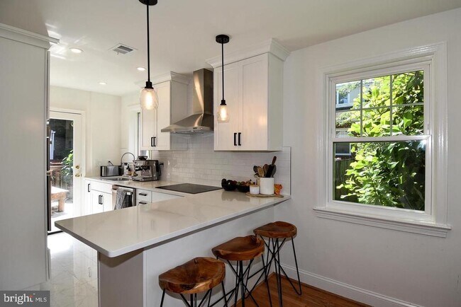 Building Photo - 4732 Ellicott St NW