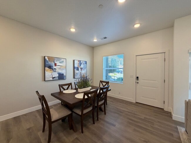 Building Photo - FULLY FURNISHED ONE BEDROOM FOR RENT IN DESERT COLOR!