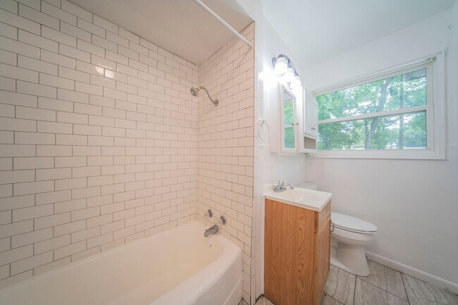 Building Photo - New Renovated Home in Fort Worth Coming Soon!