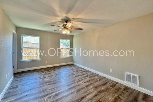 Building Photo - 6762 Trailride N