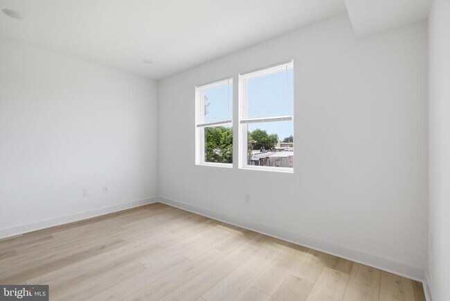 Building Photo - 2237 N 16th St