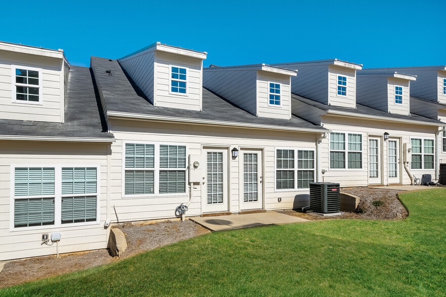 Building Photo - 203 Riley Cir