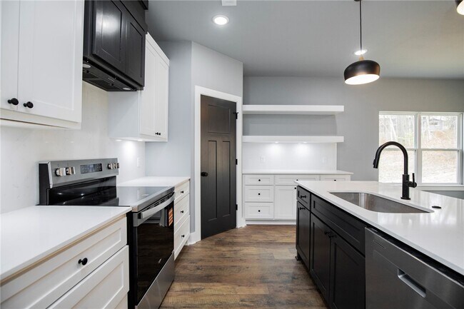 Building Photo - 47 Overton Dr