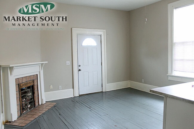 Building Photo - 308 E Waldburg St
